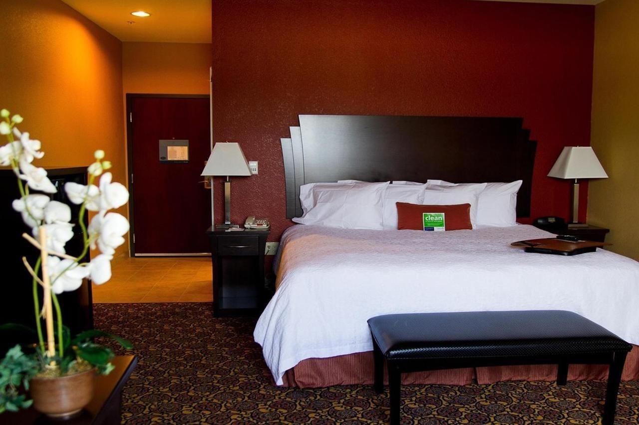 Hampton Inn & Suites Dallas-Desoto Exteriör bild