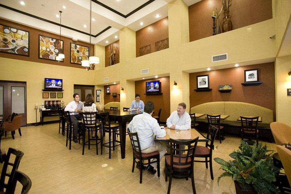 Hampton Inn & Suites Dallas-Desoto Exteriör bild