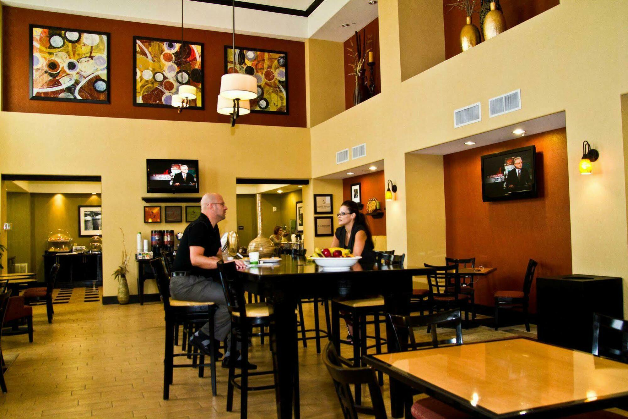 Hampton Inn & Suites Dallas-Desoto Restaurang bild